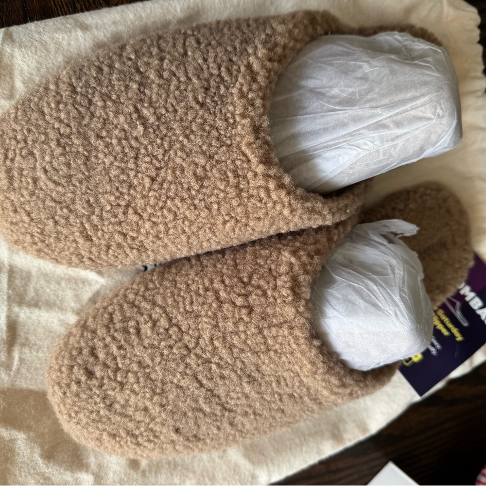 Bombas Tan Saturday Slippers